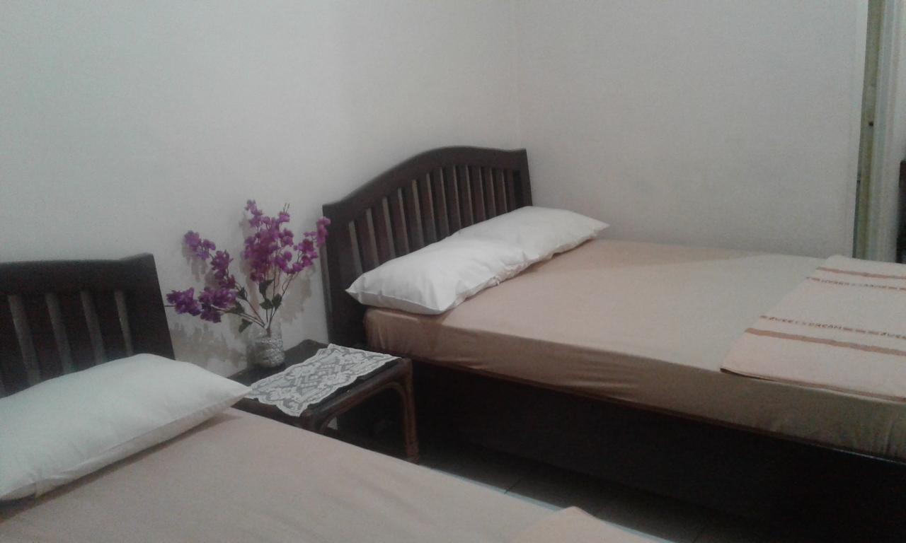 Canary Guesthouse Yogyakarta Bagian luar foto